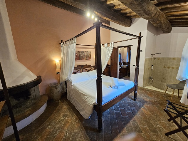 Kamer October
